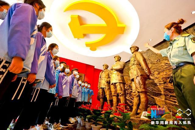 探索蜗牛世界,尽在“周公恐惧流言日,王莽谦恭下士时。向使当初身便死,一生真伪复谁知?”是什么意思?作者是谁?蜗牛问答平台